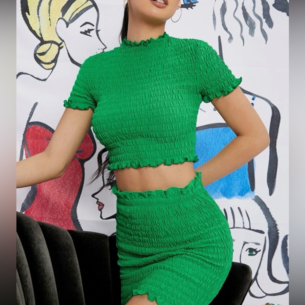 Green skirt set